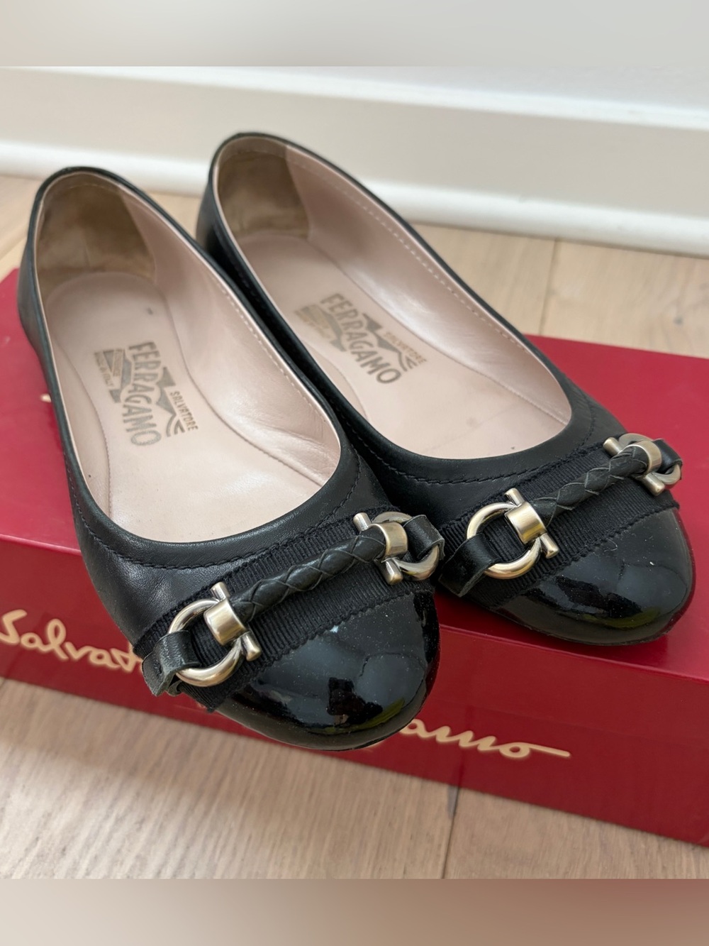 Salvatore Ferragamo Leather Ballet Flats Size 5